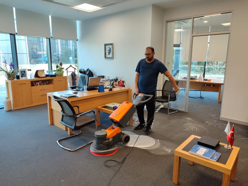 Ankara yerinde halı yıkama firmaları, halılarınızın temizlik ve bakımını sağlamak için farklı temizlik yöntemleri kullanmaktadır. 